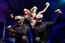 Virtual Reality Multi-Player